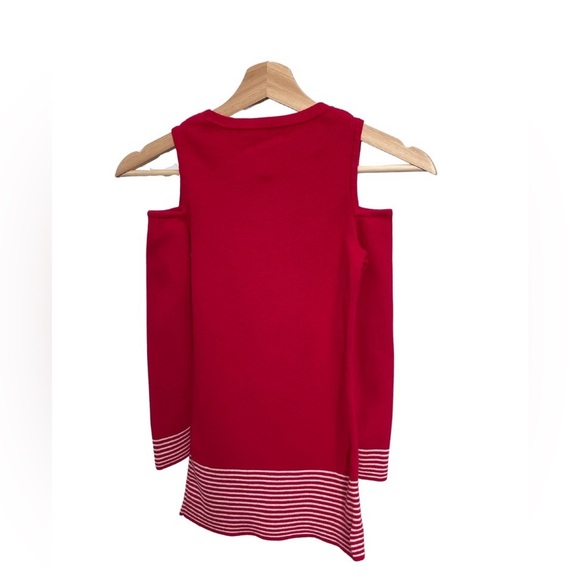 Cold-shoulder Tommy Sweater - Picture 2 of 5